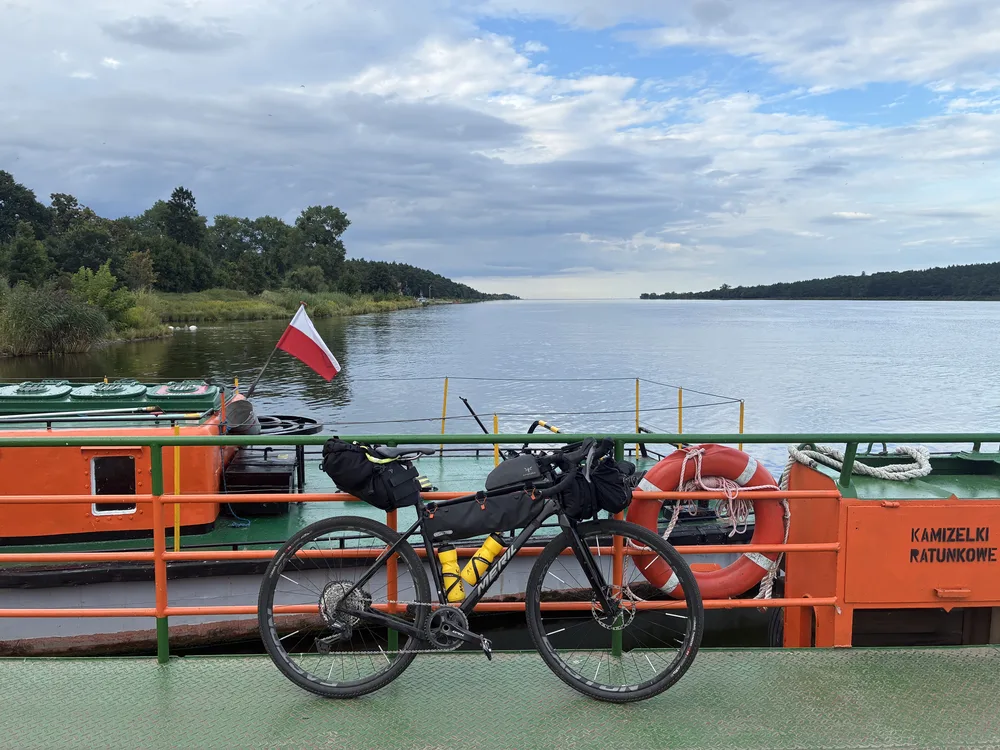 Přívoz Świbno–Mikoszewo na řece Visle